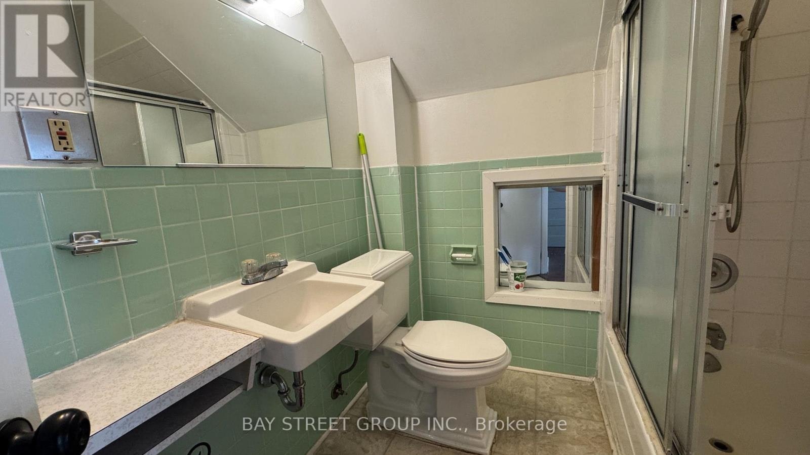UPPER-4138 Drummond Road, Niagara Falls, ON, L2E 6B9 - 7