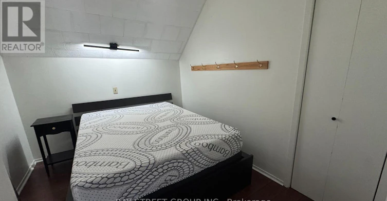 UPPER-4138 Drummond Road, Niagara Falls, ON, L2E 6B9 - 6