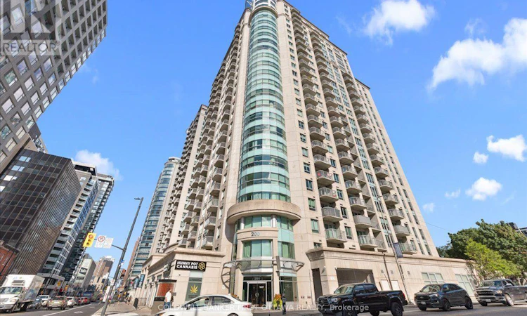 711-200 Rideau Street