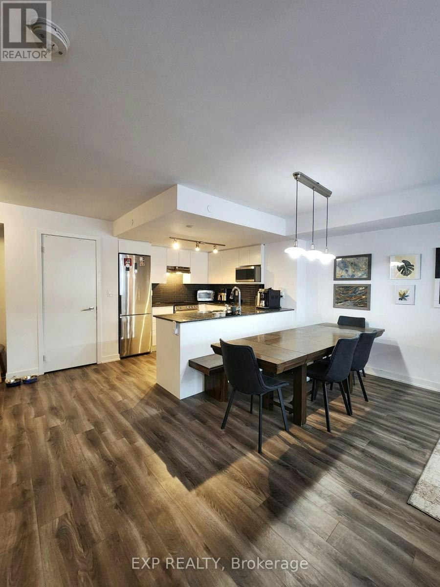 7-106 Varna Drive, Toronto, ON, M6A 0C8