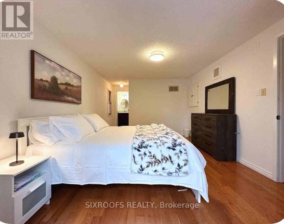 MAIN-43 Eleanor Circle, Richmond Hill, ON, L4C 6K6 - 11