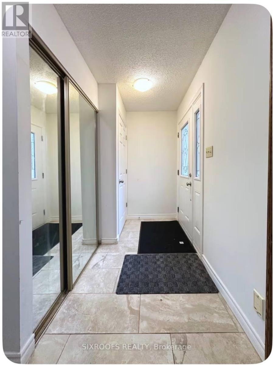 MAIN-43 Eleanor Circle, Richmond Hill, ON, L4C 6K6 - 2
