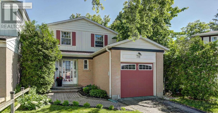 711 Leeder Court, Newmarket, ON, L3Y 5A8