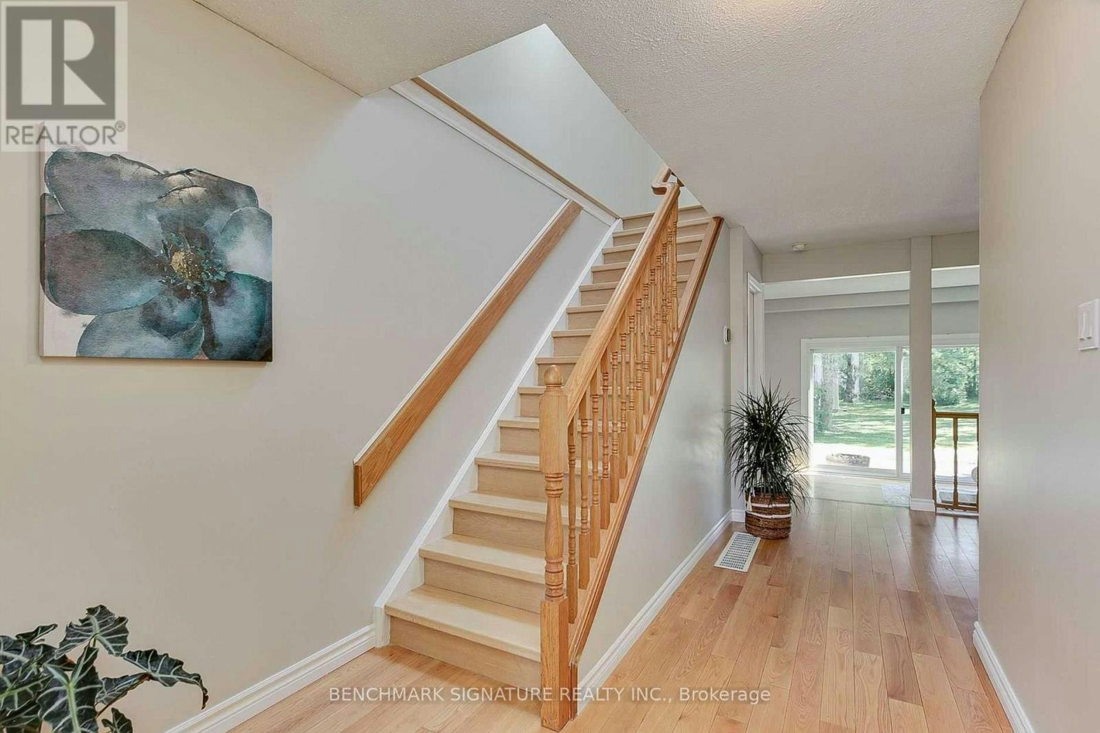 711 Leeder Court, Newmarket, ON, L3Y 5A8 - 8