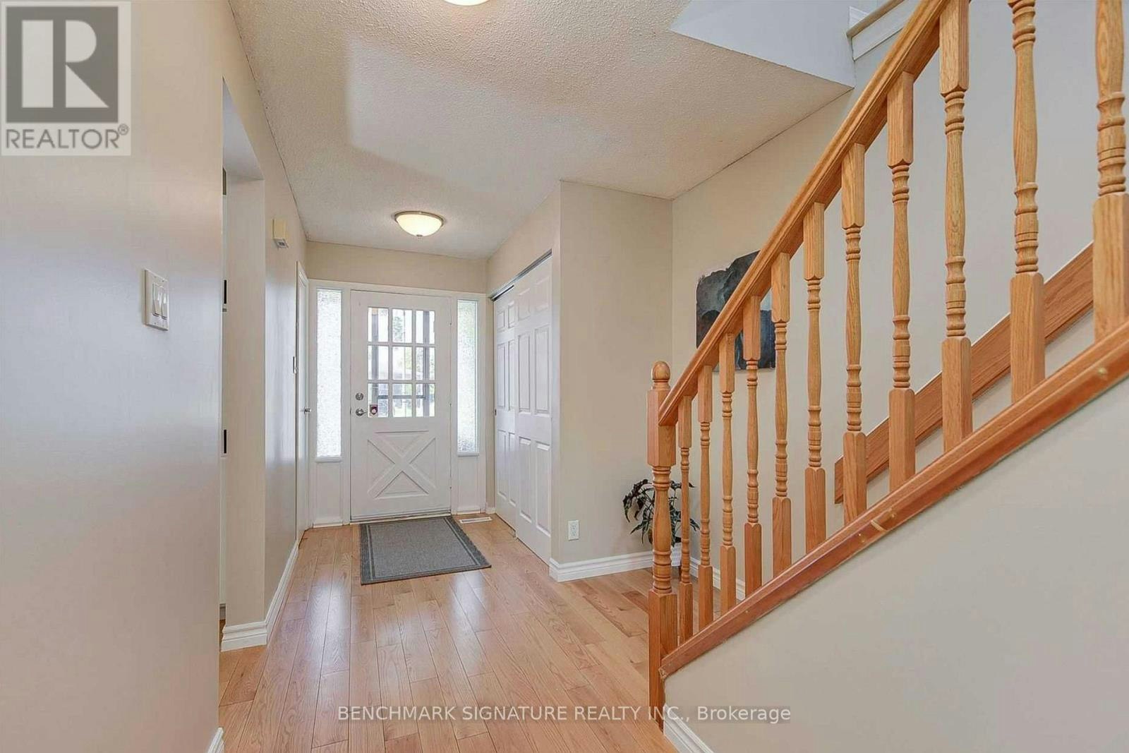 711 Leeder Court, Newmarket, ON, L3Y 5A8 - 5