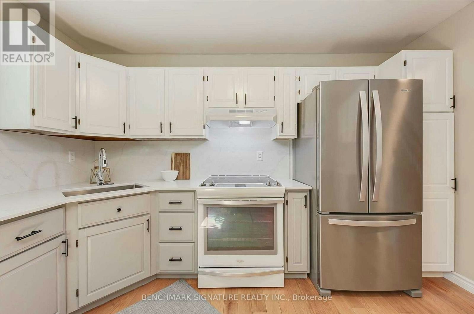 711 Leeder Court, Newmarket, ON, L3Y 5A8 - 7