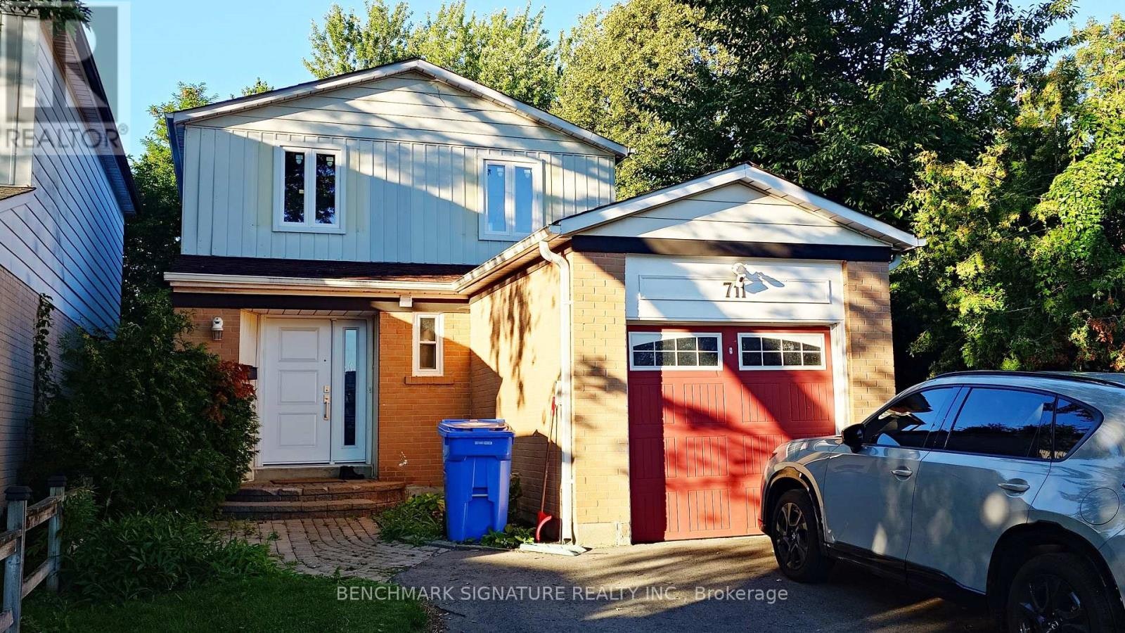 711 Leeder Court, Newmarket, ON, L3Y 5A8