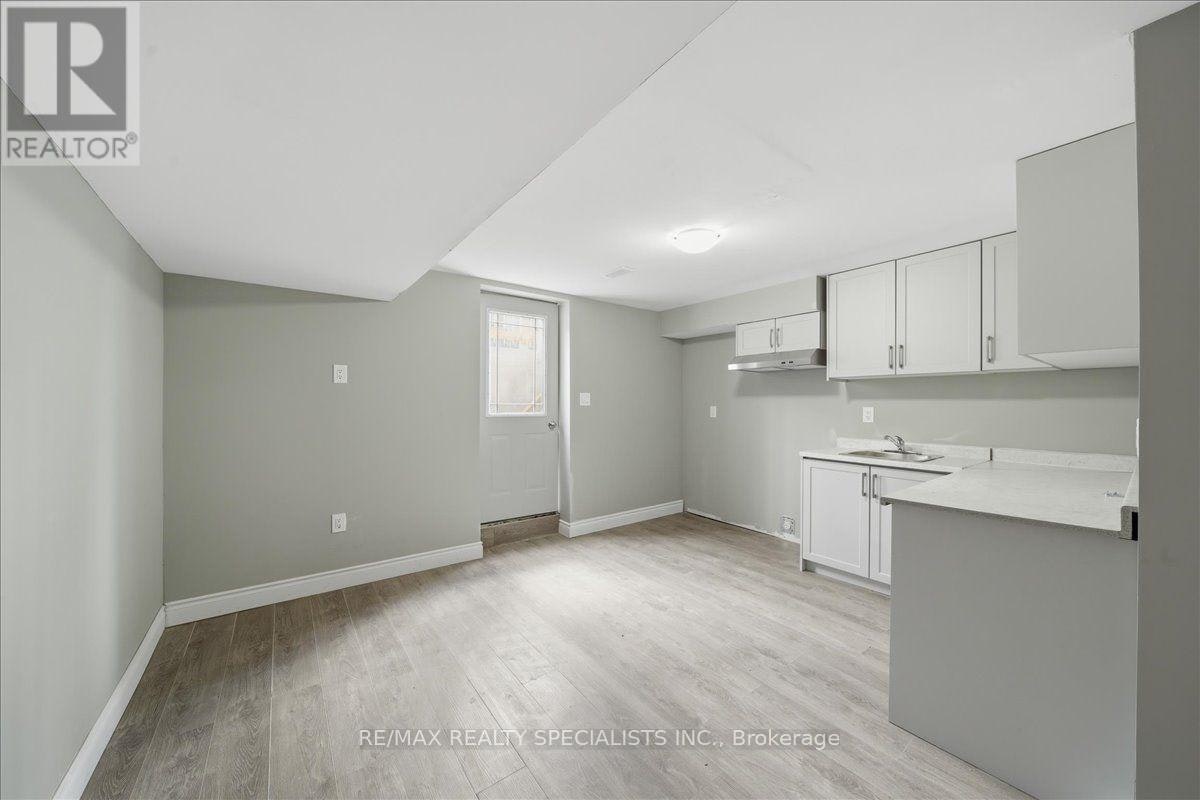 77 Mckenzie Way, Bradford West Gwillimbury, ON, L3Z 0J9 - 2