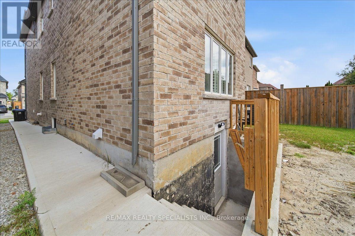 77 Mckenzie Way, Bradford West Gwillimbury, ON, L3Z 0J9 - 10