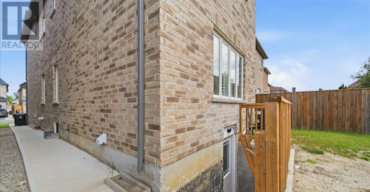 77 Mckenzie Way, Bradford West Gwillimbury, ON, L3Z 0J9 - 10