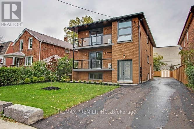 2-52 Vanevery Road, Toronto, ON, M8V 1Y6