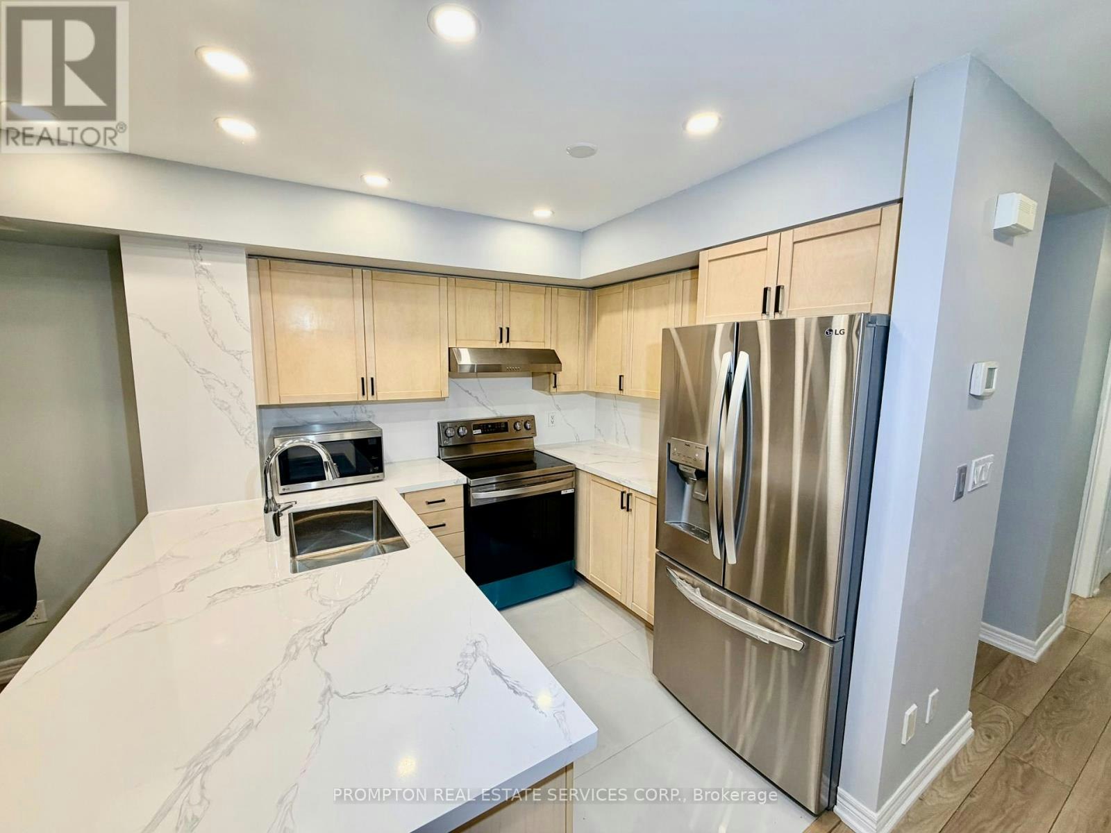 11-285 Antibes Drive, Toronto, ON, M2R 3X9