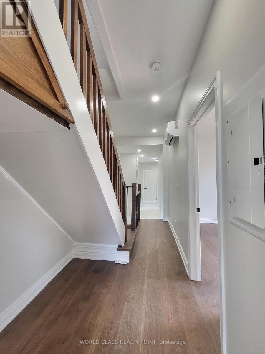 2-49 Vine Avenue, Toronto, ON, M6P 1V6 - 4