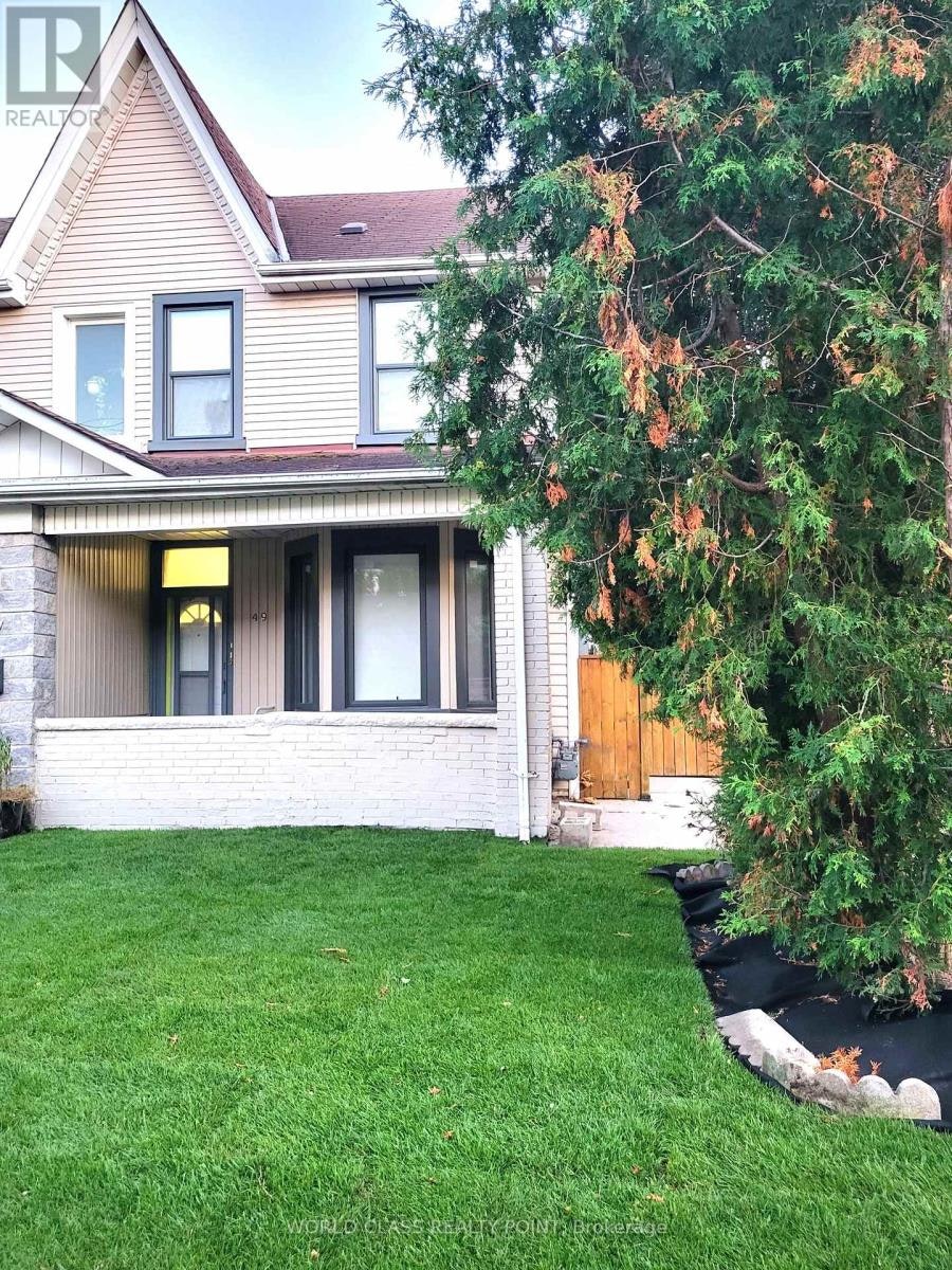 2-49 Vine Avenue, Toronto, ON, M6P 1V6