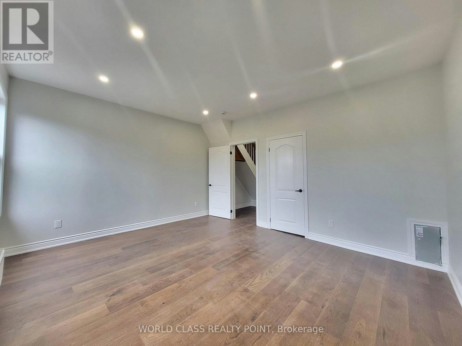 2-49 Vine Avenue, Toronto, ON, M6P 1V6 - 3