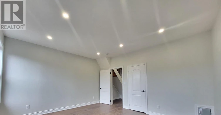 2-49 Vine Avenue, Toronto, ON, M6P 1V6 - 3