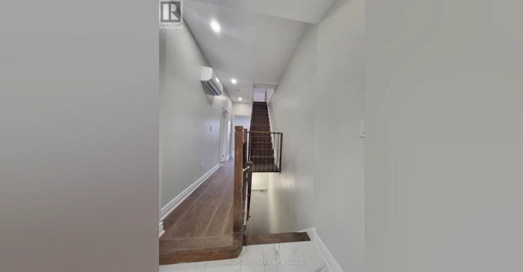 2-49 Vine Avenue, Toronto, ON, M6P 1V6 - 15