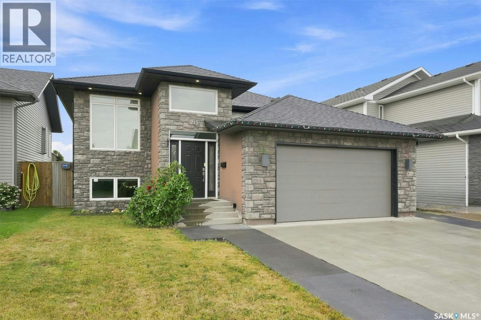 215 Padget Crescent, Saskatoon, SK, S7W 0H4