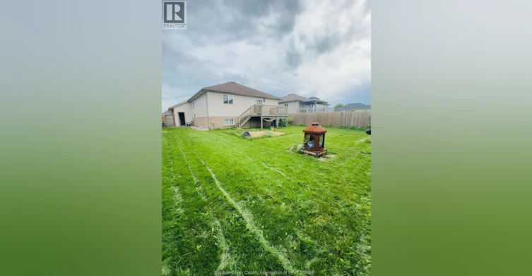 10948 Little River Boulevard, Windsor, ON, N8P 1X3 - 9
