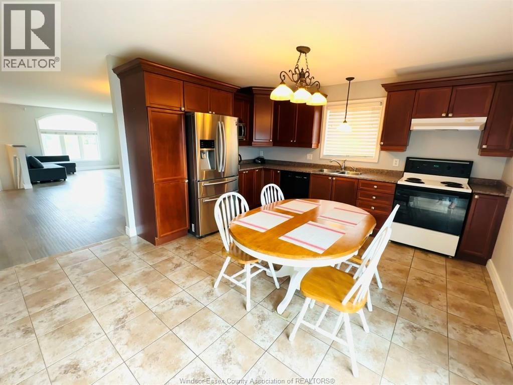 10948 Little River Boulevard, Windsor, ON, N8P 1X3 - 5