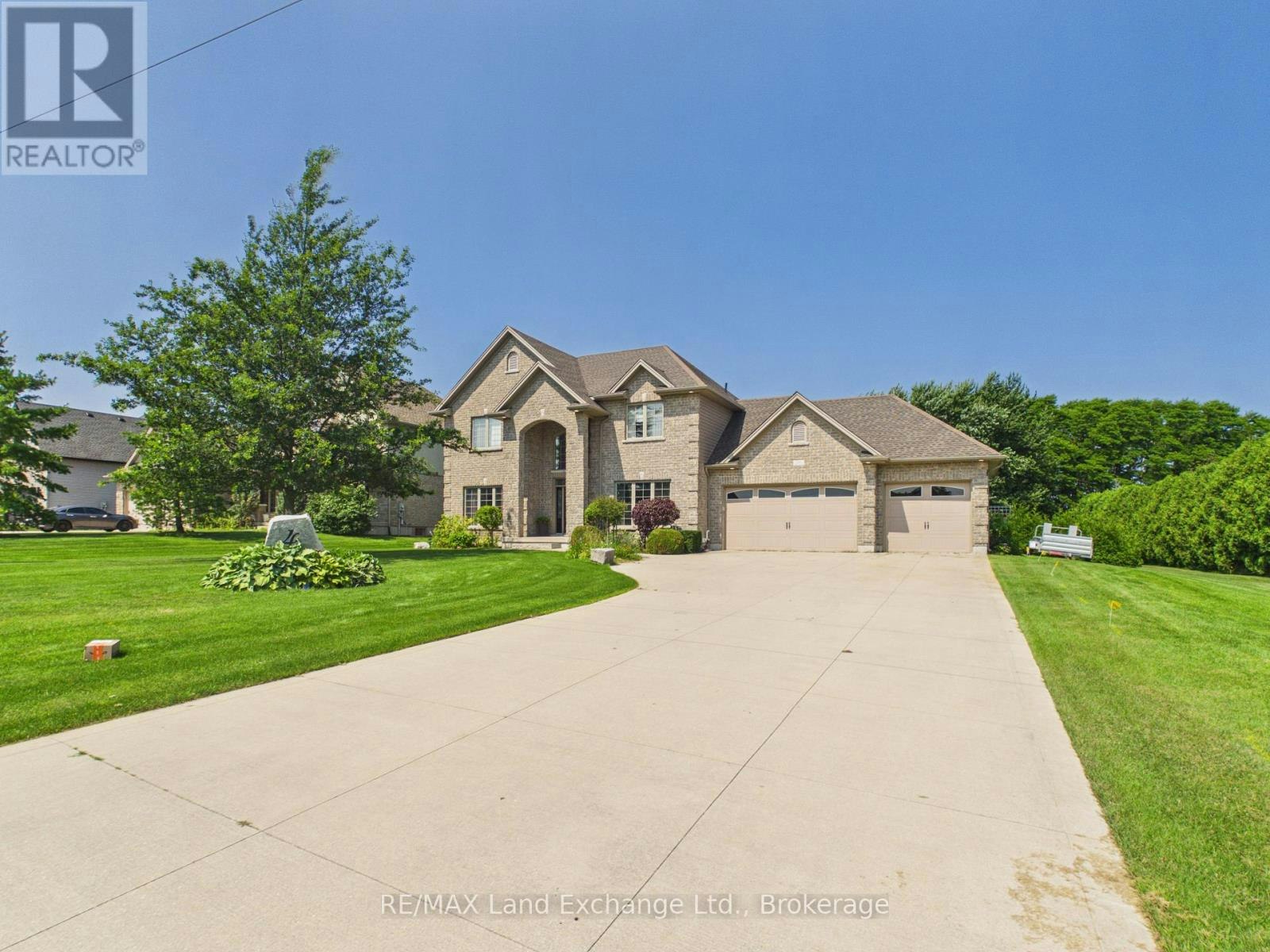 4 Scott Crescent, Huron Kinloss, ON, N2Z 0C6