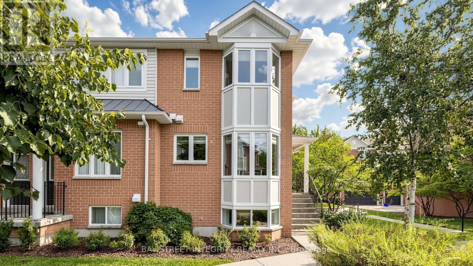 331-83 Mondeo Drive, Toronto, ON, M1P 5B6