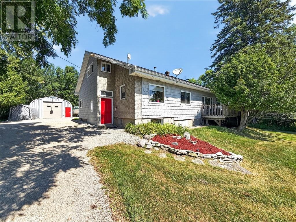 40 Younge Street, Gore Bay, ON, P0P 1J0