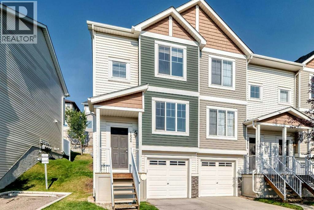 152 Pantego Lane NW, Calgary, AB, T3K 0T1