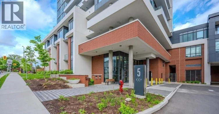 5 Wellington Street, Kitchener, ON, N2G 0E3 - 2