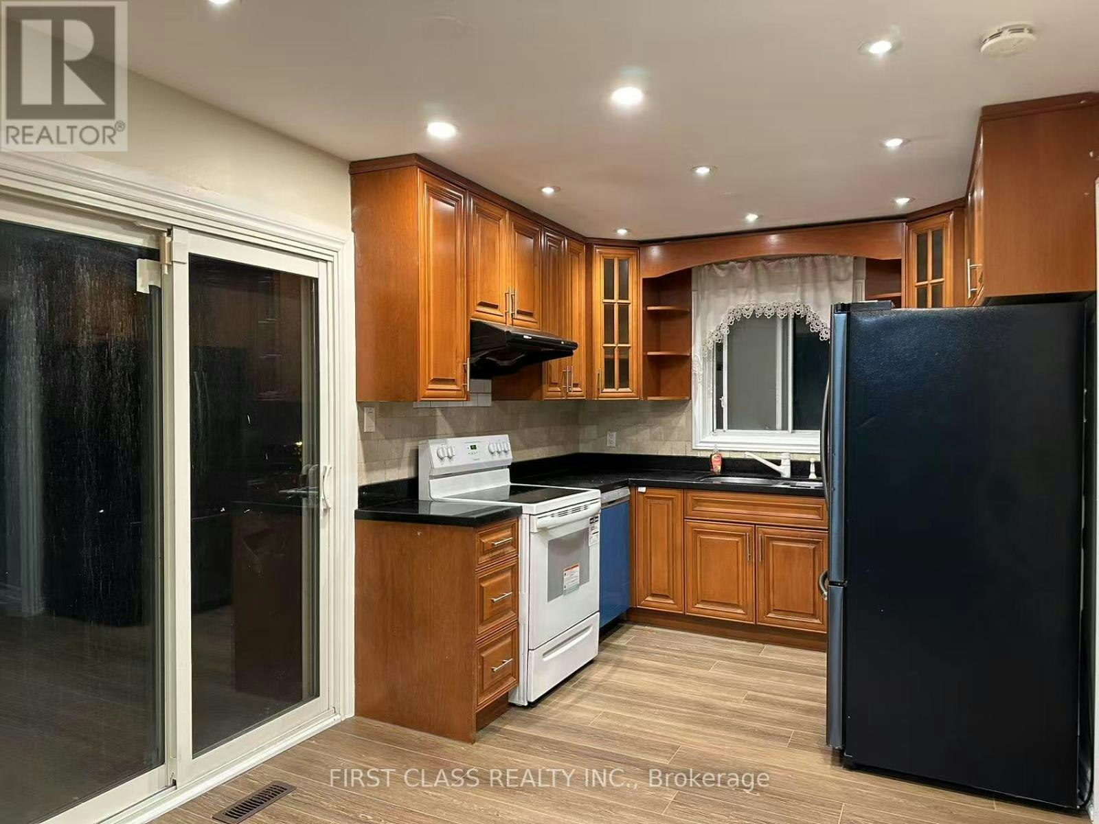 53 Aberfeldy Crescent, Markham, ON, L3T 4C1