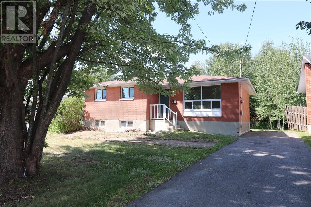 1617 Sherwood Avenue, Greater Sudbury, ON, P3A 4L1