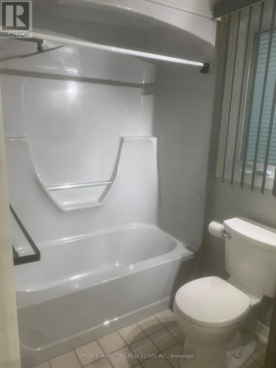 100-902 Notre Dame Street, Russell, ON, K0A 1W0 - 9