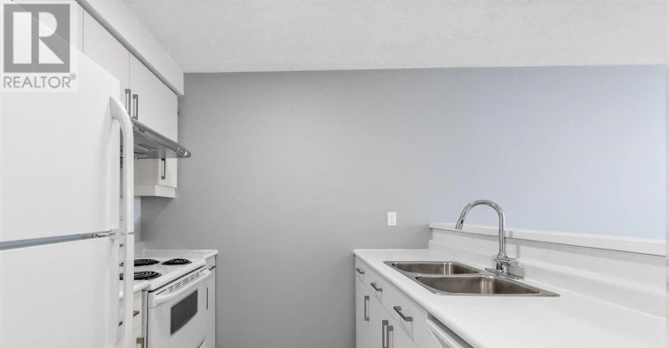 2910-10 Yonge Street, Toronto, ON, M5E 1R4 - 4