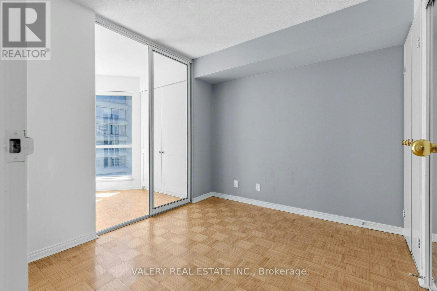 2910-10 Yonge Street, Toronto, ON, M5E 1R4 - 11