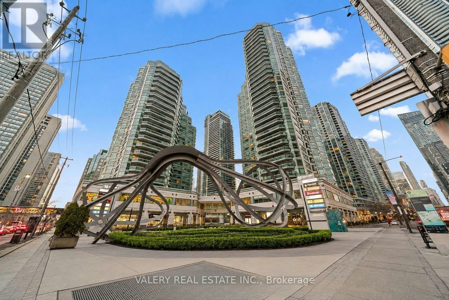 2910-10 Yonge Street, Toronto, ON, M5E 1R4