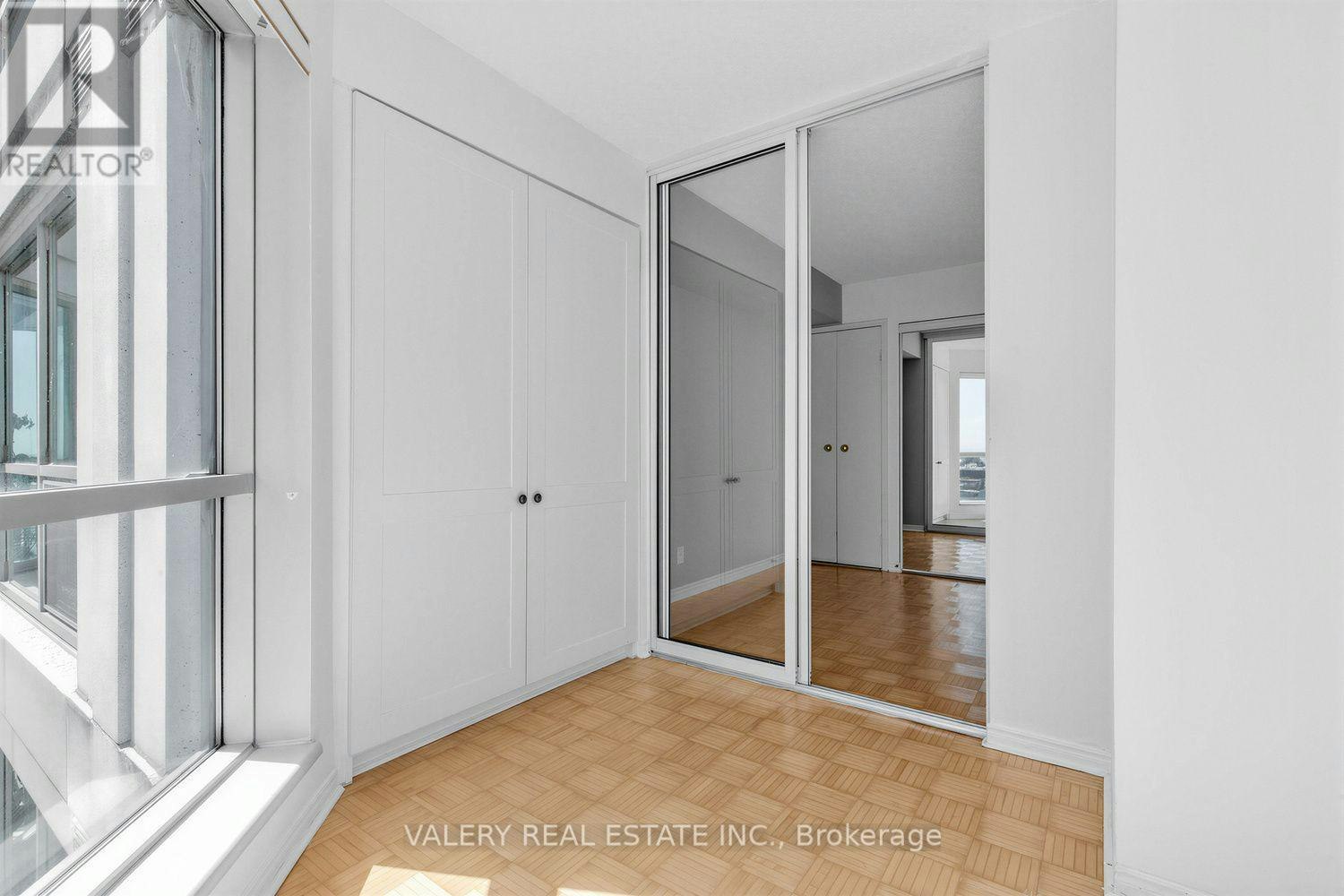 2910-10 Yonge Street, Toronto, ON, M5E 1R4 - 15