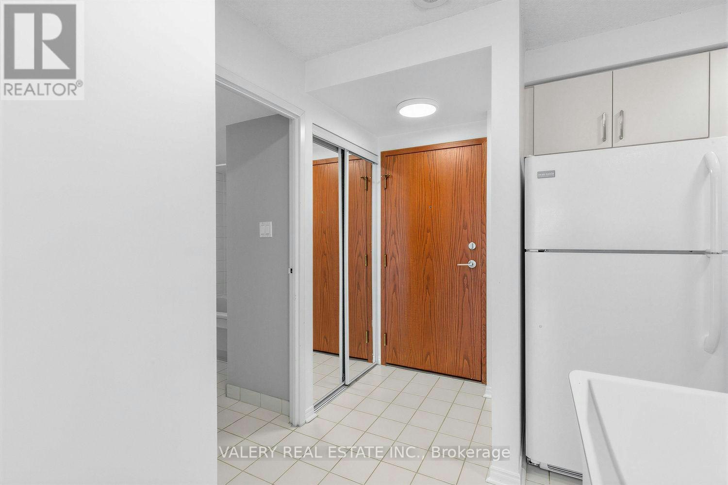 2910-10 Yonge Street, Toronto, ON, M5E 1R4 - 6