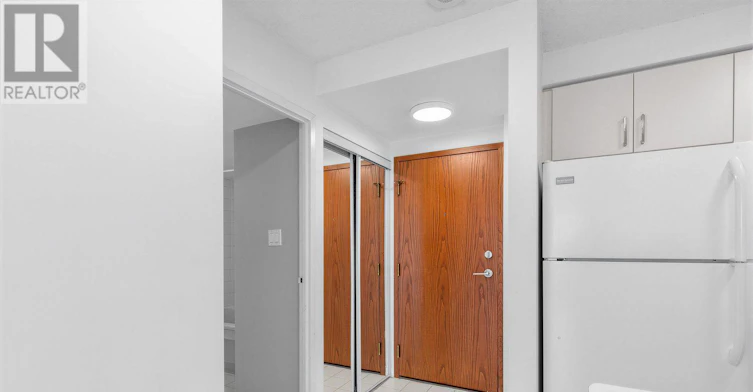 2910-10 Yonge Street, Toronto, ON, M5E 1R4 - 6