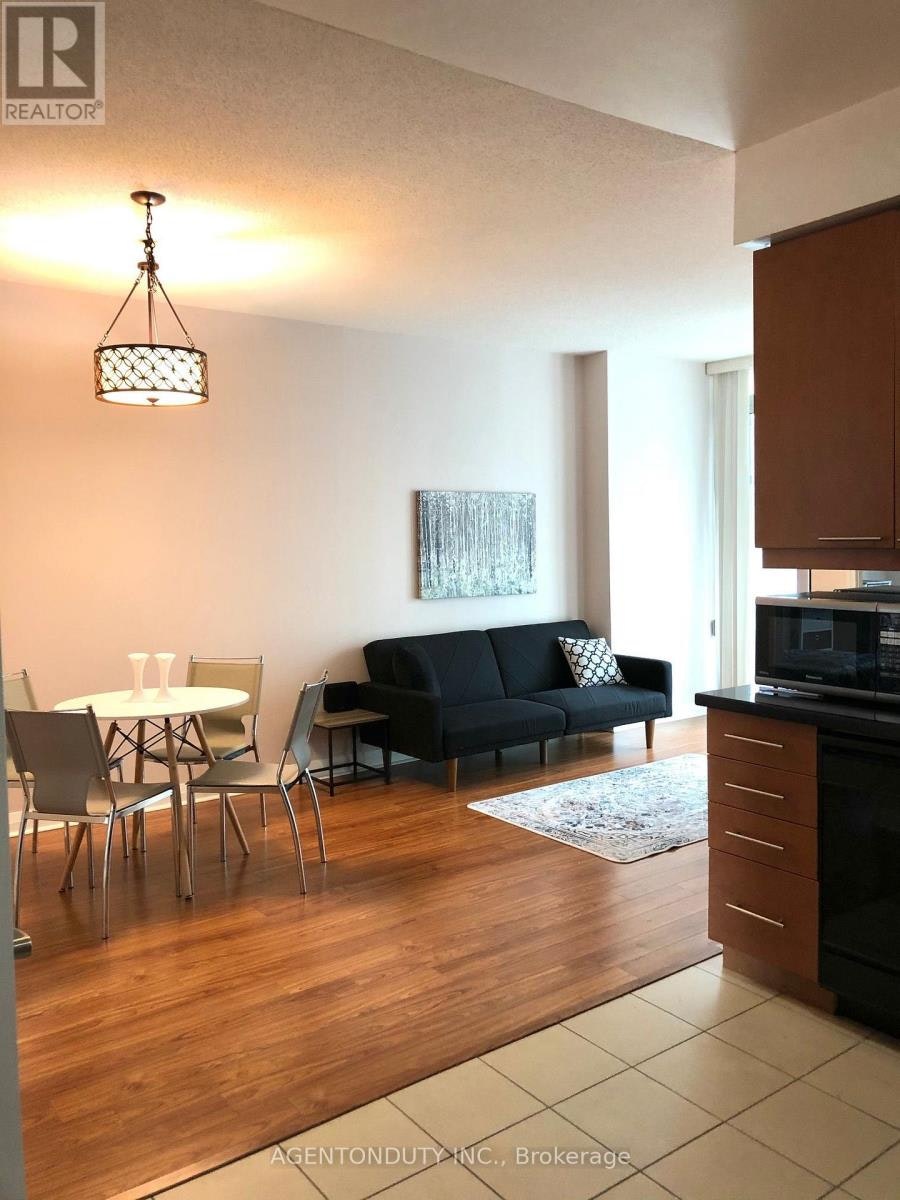 701-1121 Bay Street, Toronto, ON, M5S 3L9 - 3