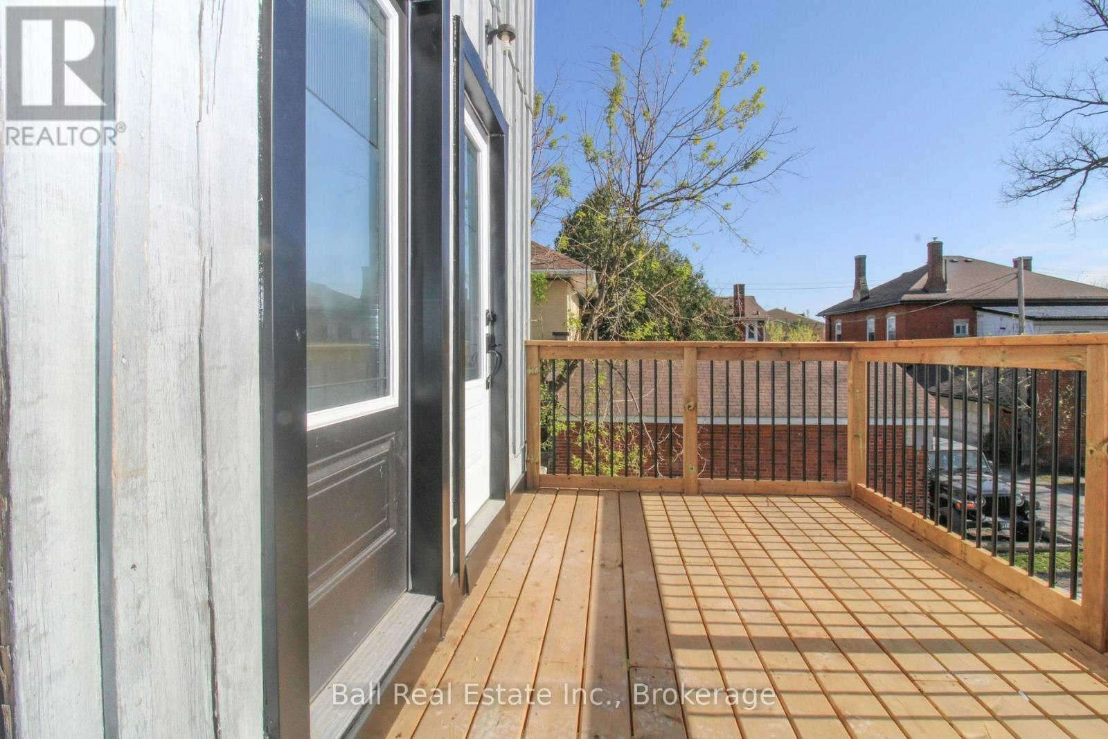 5-291 Stewart Street, Peterborough, ON, K9J 3N2 - 2