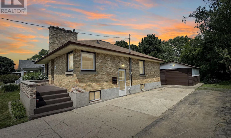 326 Avondale Road