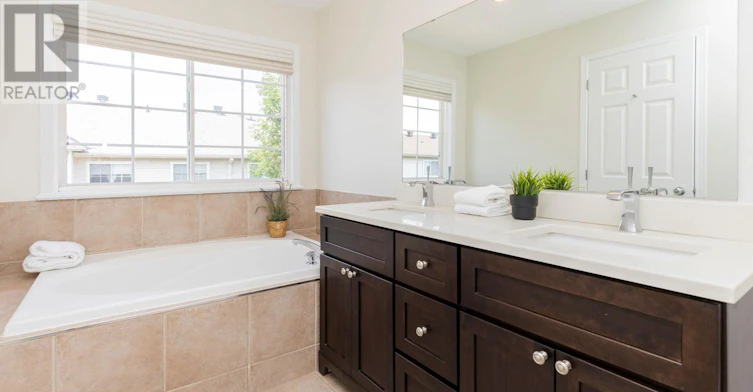25 Kirkstone Private, Ottawa, ON, K2J 5E7 - 32