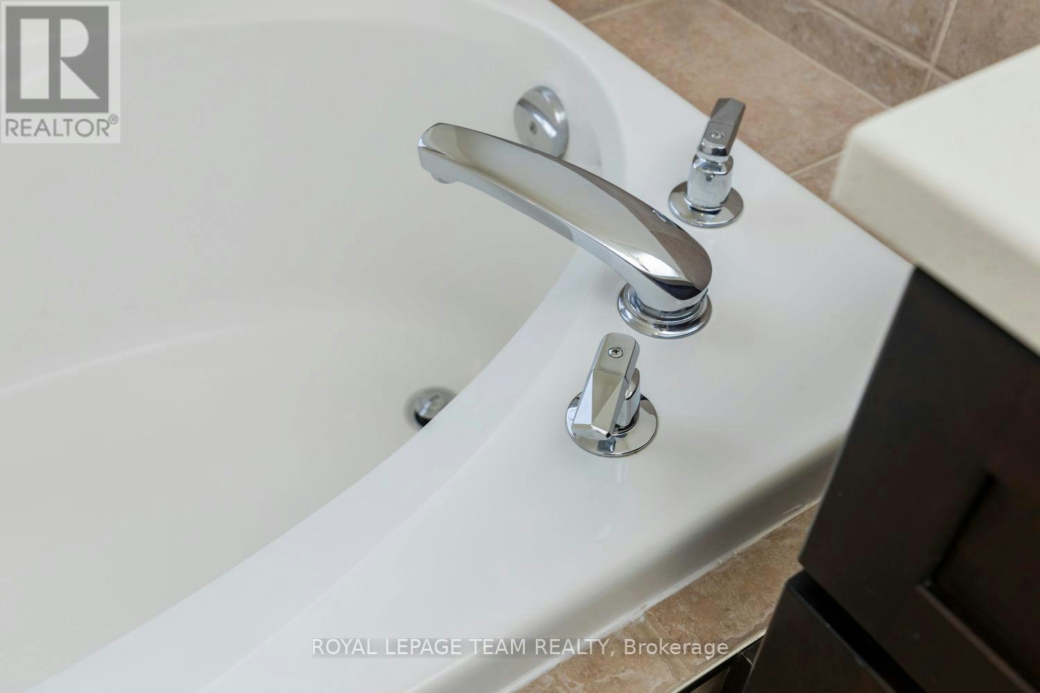 25 Kirkstone Private, Ottawa, ON, K2J 5E7 - 35