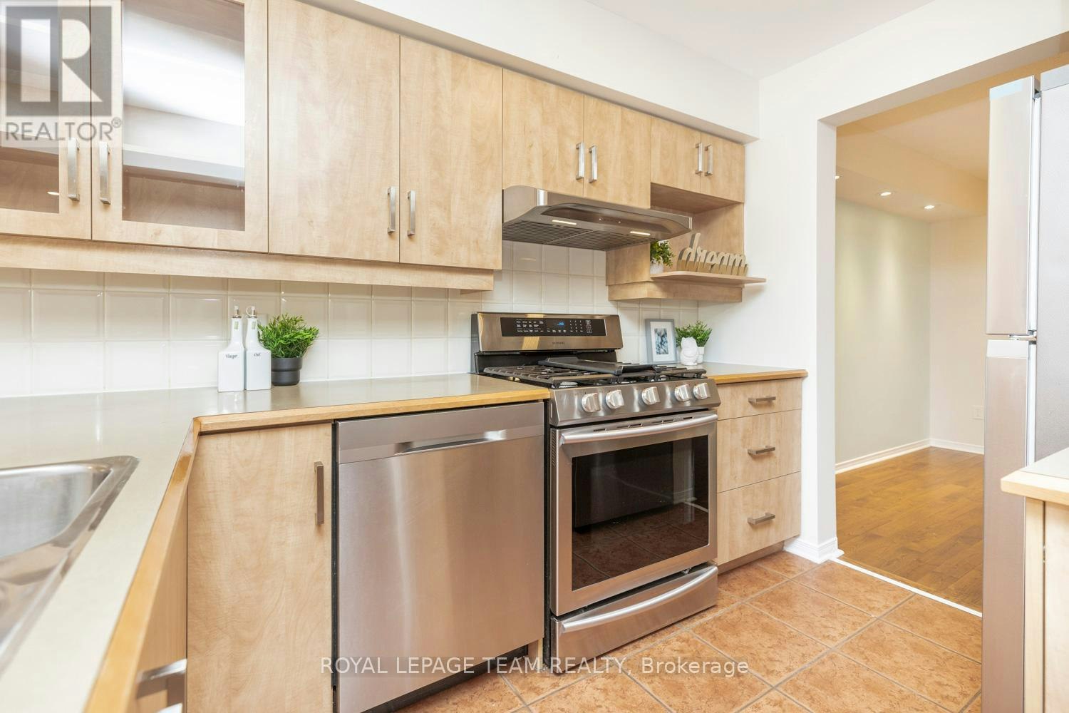 25 Kirkstone Private, Ottawa, ON, K2J 5E7 - 17