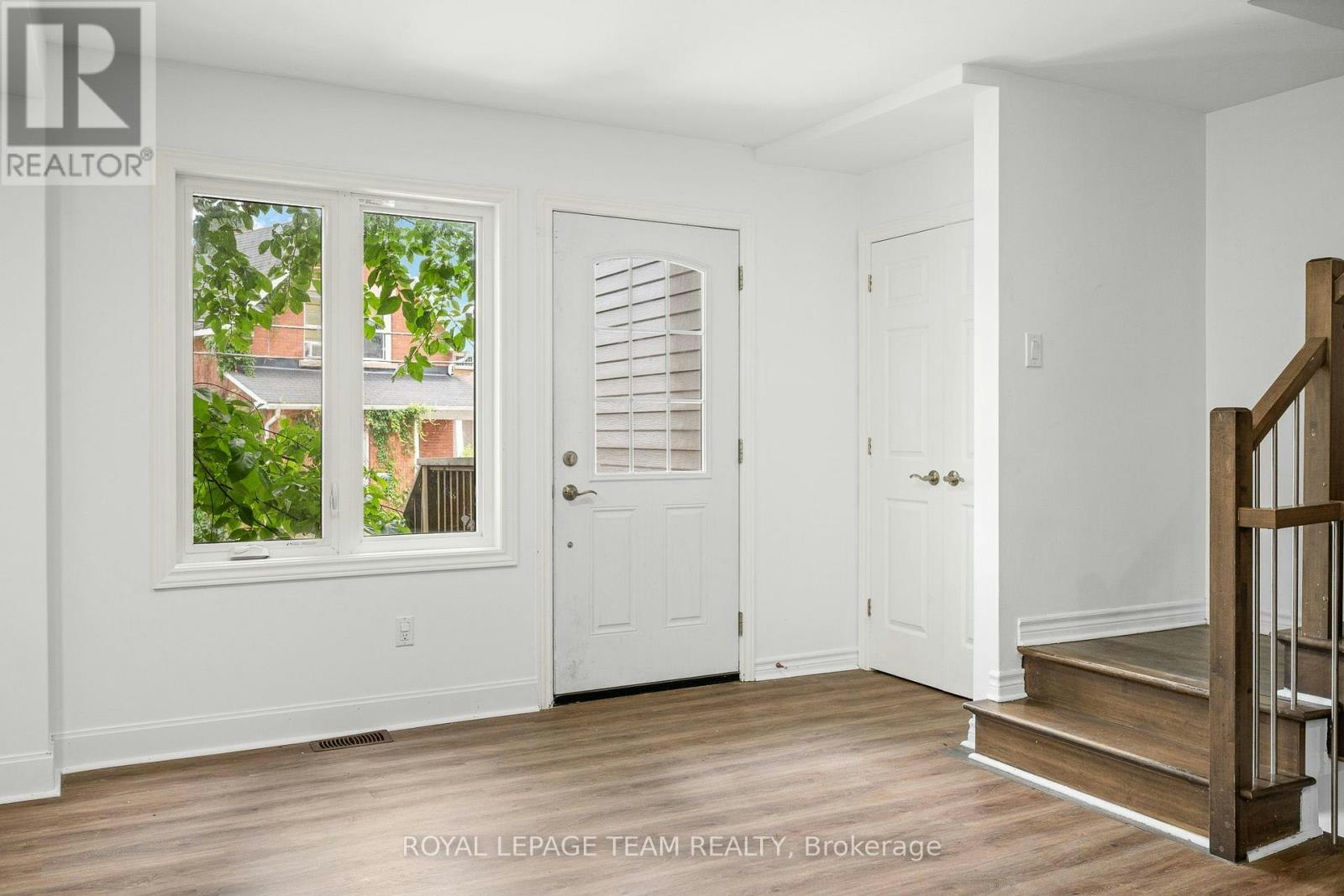 253 Deschamps Avenue, Ottawa, ON, K1L 5Z2 - 2