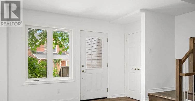 253 Deschamps Avenue, Ottawa, ON, K1L 5Z2 - 2