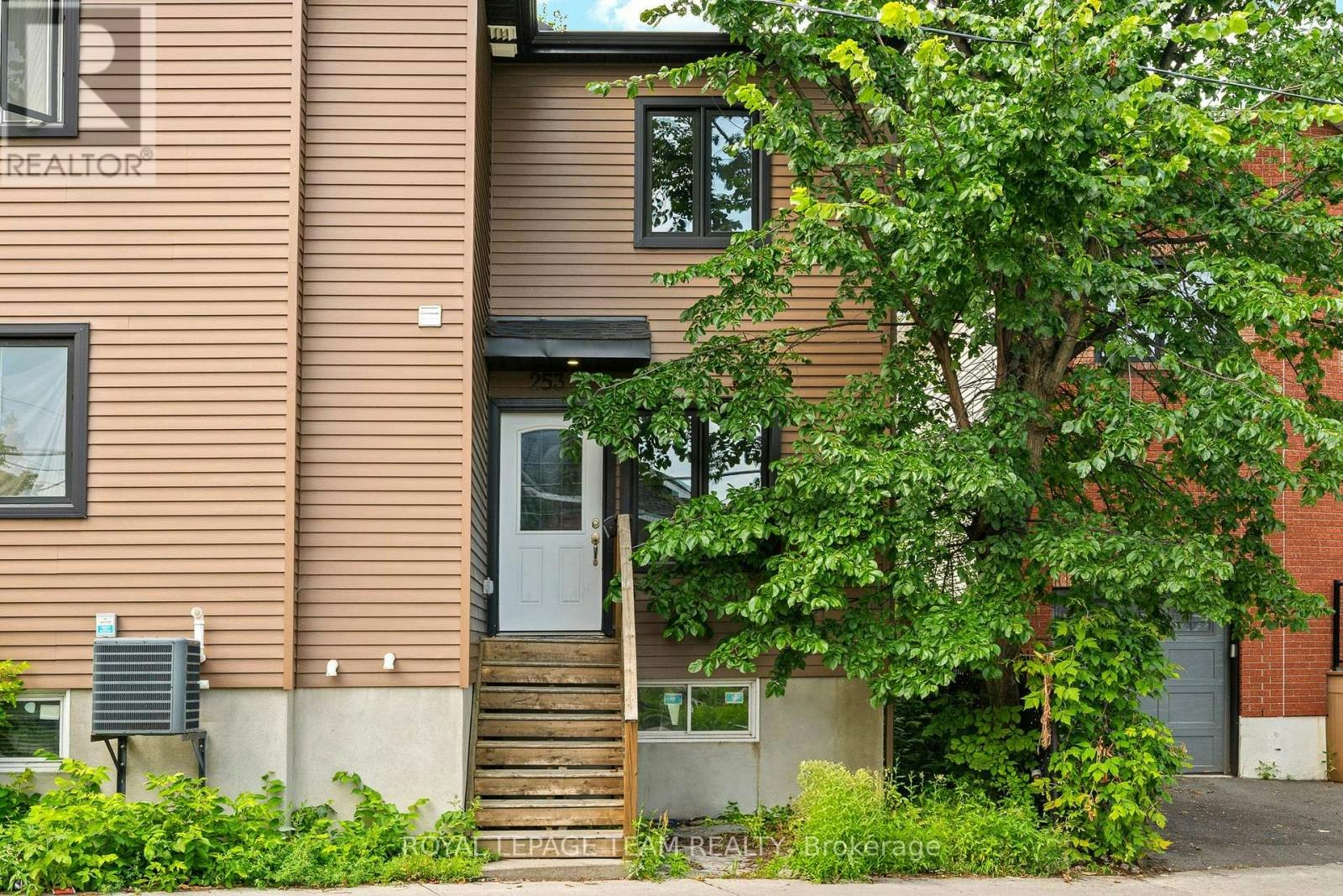 253 Deschamps Avenue, Ottawa, ON, K1L 5Z2