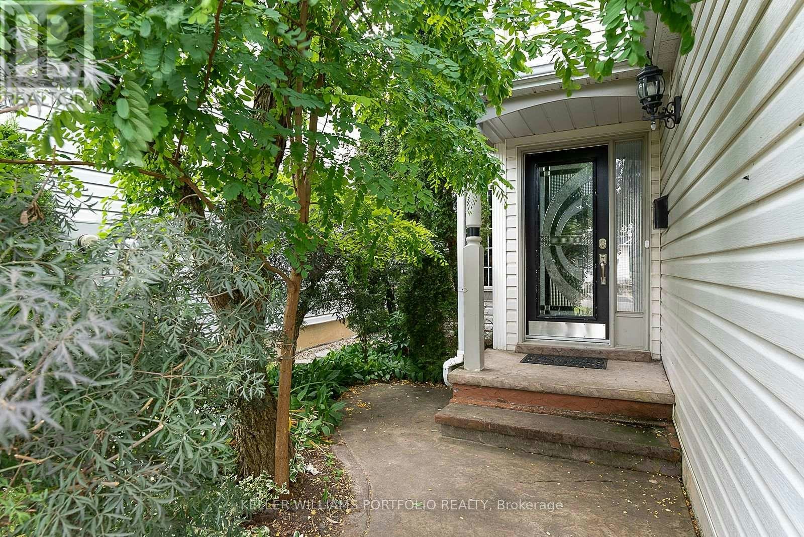 1023 Roseheath Street, Oshawa, ON, L1K 2P9 - 3