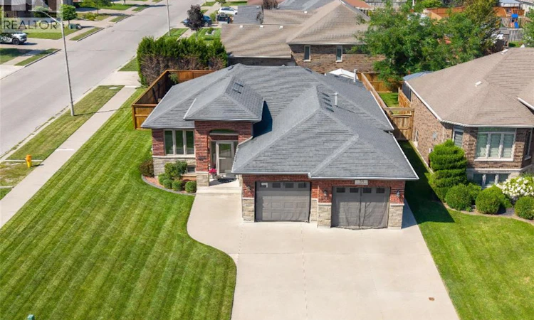 35 Marshwoods Boulevard