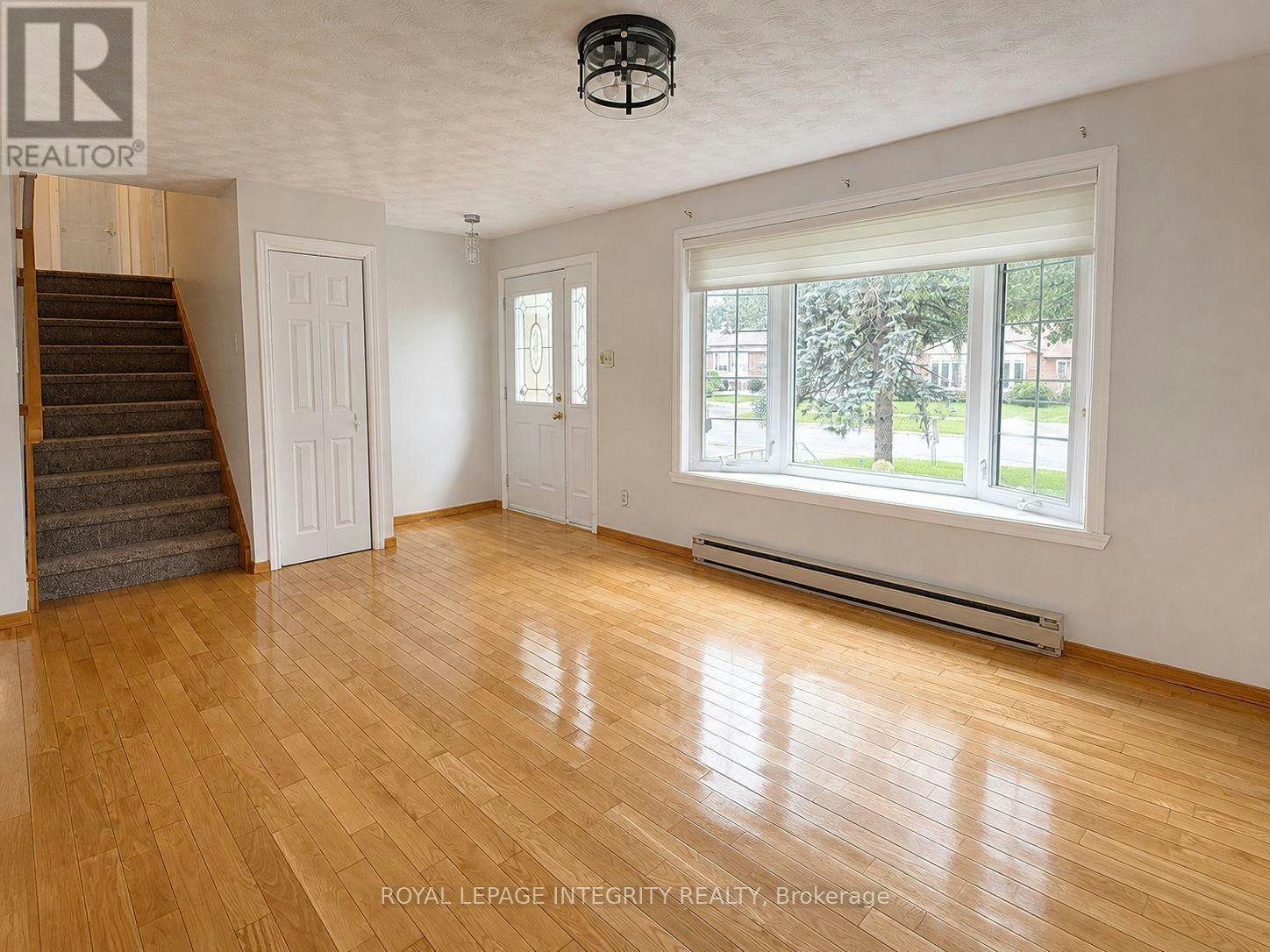 577 Lynwood Drive, Cornwall, ON, K6H 5W7 - 2